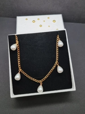 Handgjort halsband  - Material-rostfritt stål 