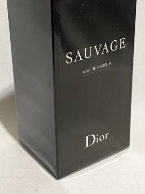 Dior Sauvage Parfum 100ML - Helt ny Dior Sauvage Parfym som innehåller 100ML. passar bäst för män. Kvitto finns, pris kan diskuteras.