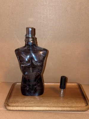 2ml Jean Paul Gaultier le male lover  - 2ml sample av Jean Paul Gaultier le Male lover, 10% rabatt på bundles 