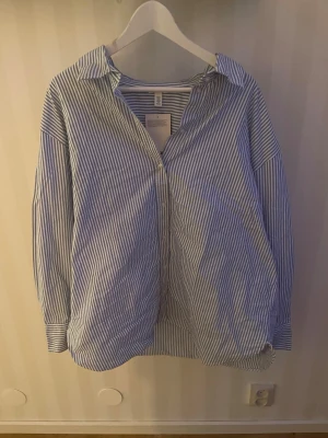 Randig skjorta - Helt ny