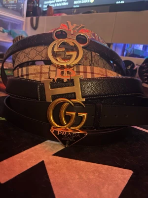 Skriv privat  om du vill köpa  - 1 bälte för 600 alla kostar samma 