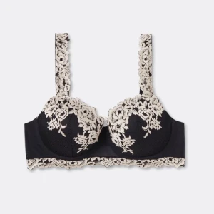 Intimissimi balconette bh - Storlek 75C eller 75D, har klippt av lappen då den skavde. Fint skick!