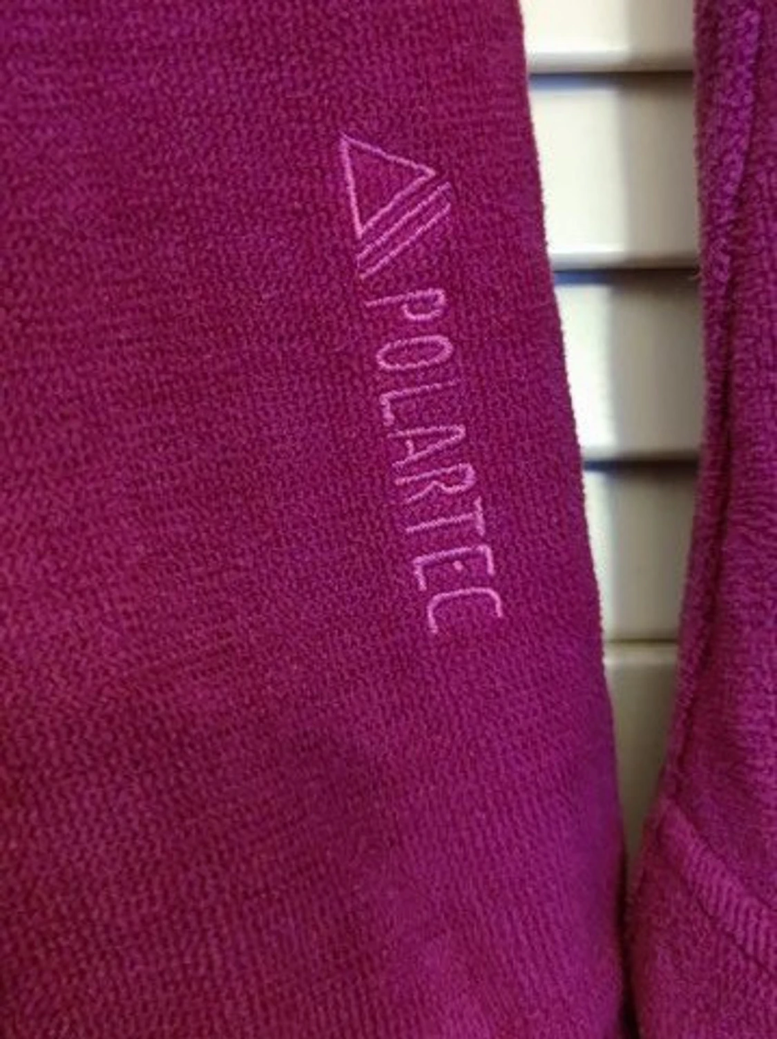 Vinröd fleecejacka/träningsjacka från Norrøna - 3