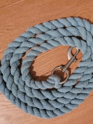 Grimskaft - Grimskaft, båda för priset i annonsen. 