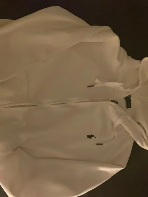  Vitt Ralph lauren zip up S - Vitt Ralph Lauren zip up. Storlek S