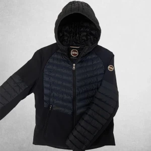 COLMAR DUN JACKA - Tjena! Säljer denna riktigt sköna Colmar Jackan✔️ Storlek 46 (S)✔️ Skriv vid minsta fundering✔️