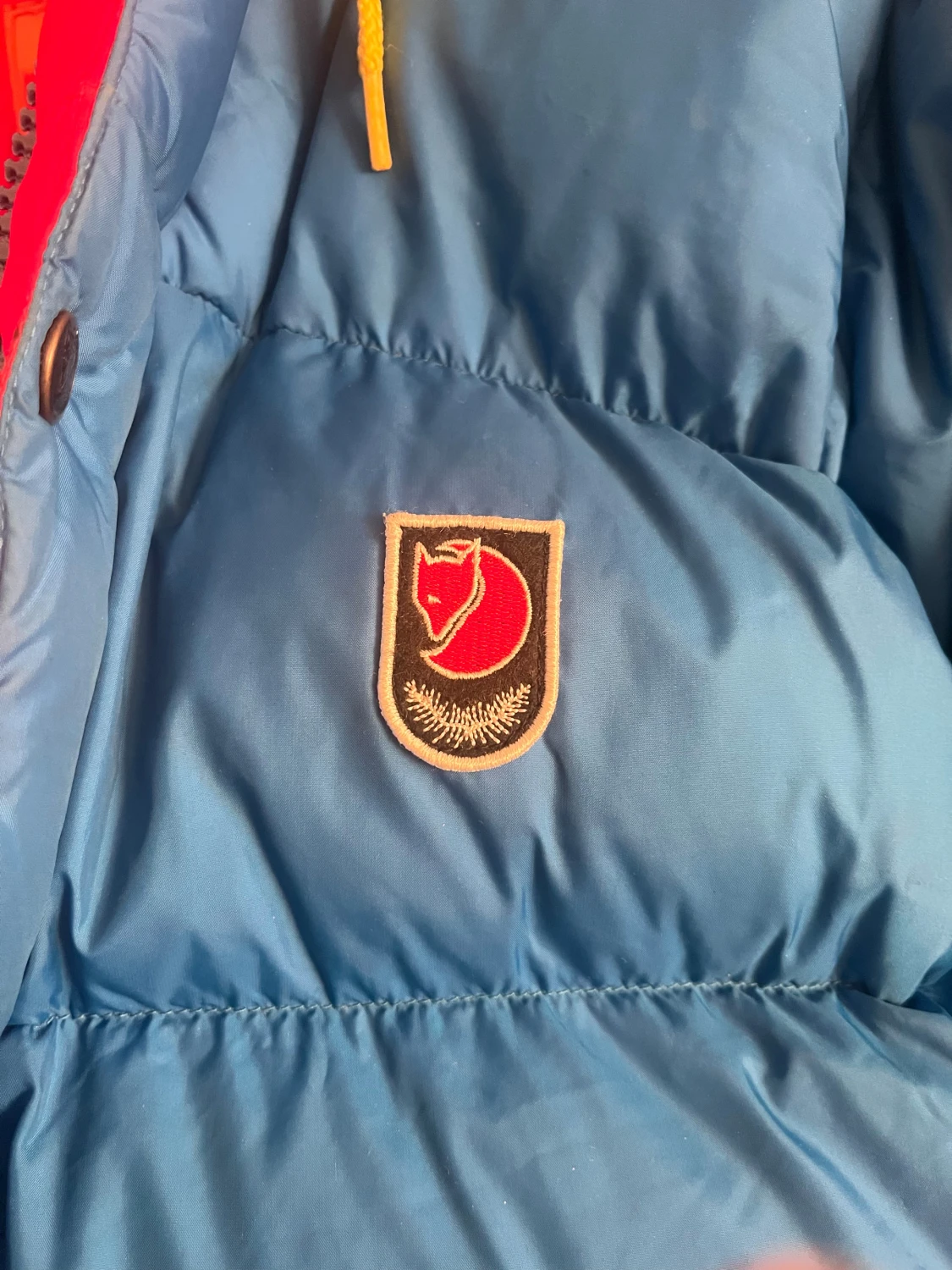 Blå dunjacka från Fjällräven med huva - 3