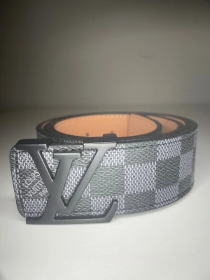 Svart Bälte  - Skicka för flera bilder.