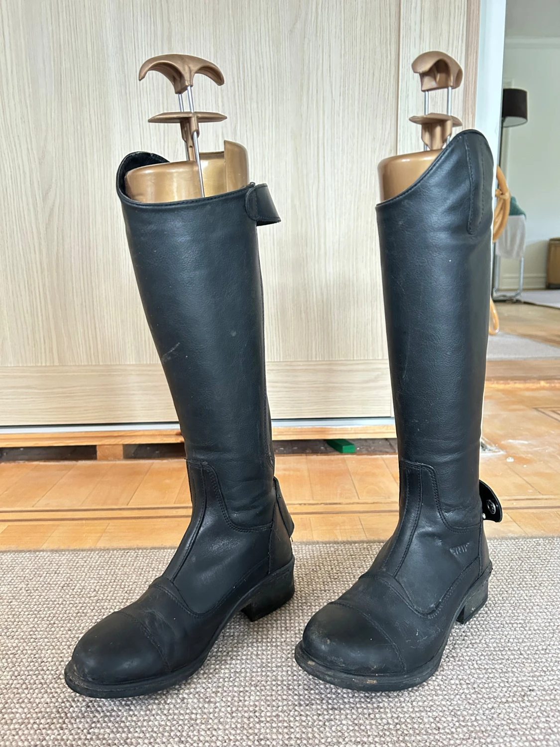 Svarta ridstövlar från CRW i skinn  - 2