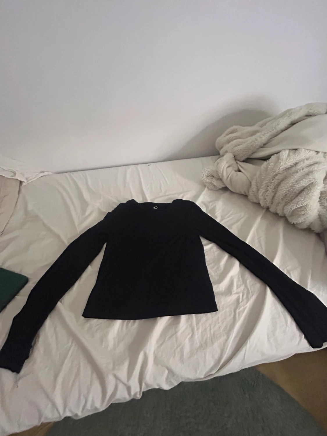 Svart långärmad basic tröja