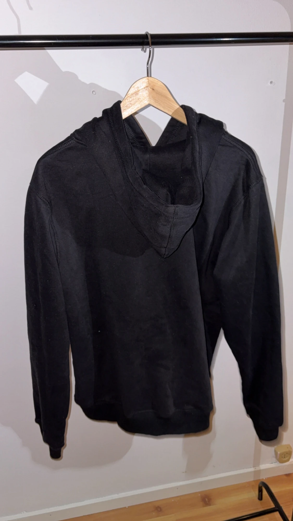 Svart hoodie från Corteiz  - 1