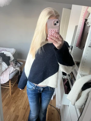 Stickad tröja - Snygg stickad tröja från Gina Tricot som tyvärr inte kommer till användning längre. Storlek 158/164💕