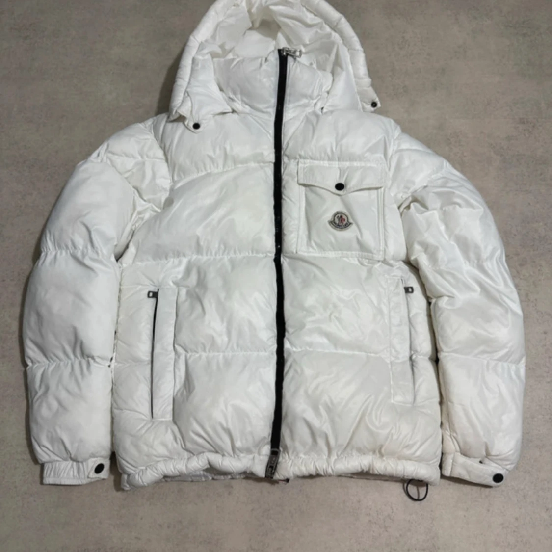 Vit Moncler pufferjacka med huva - 4