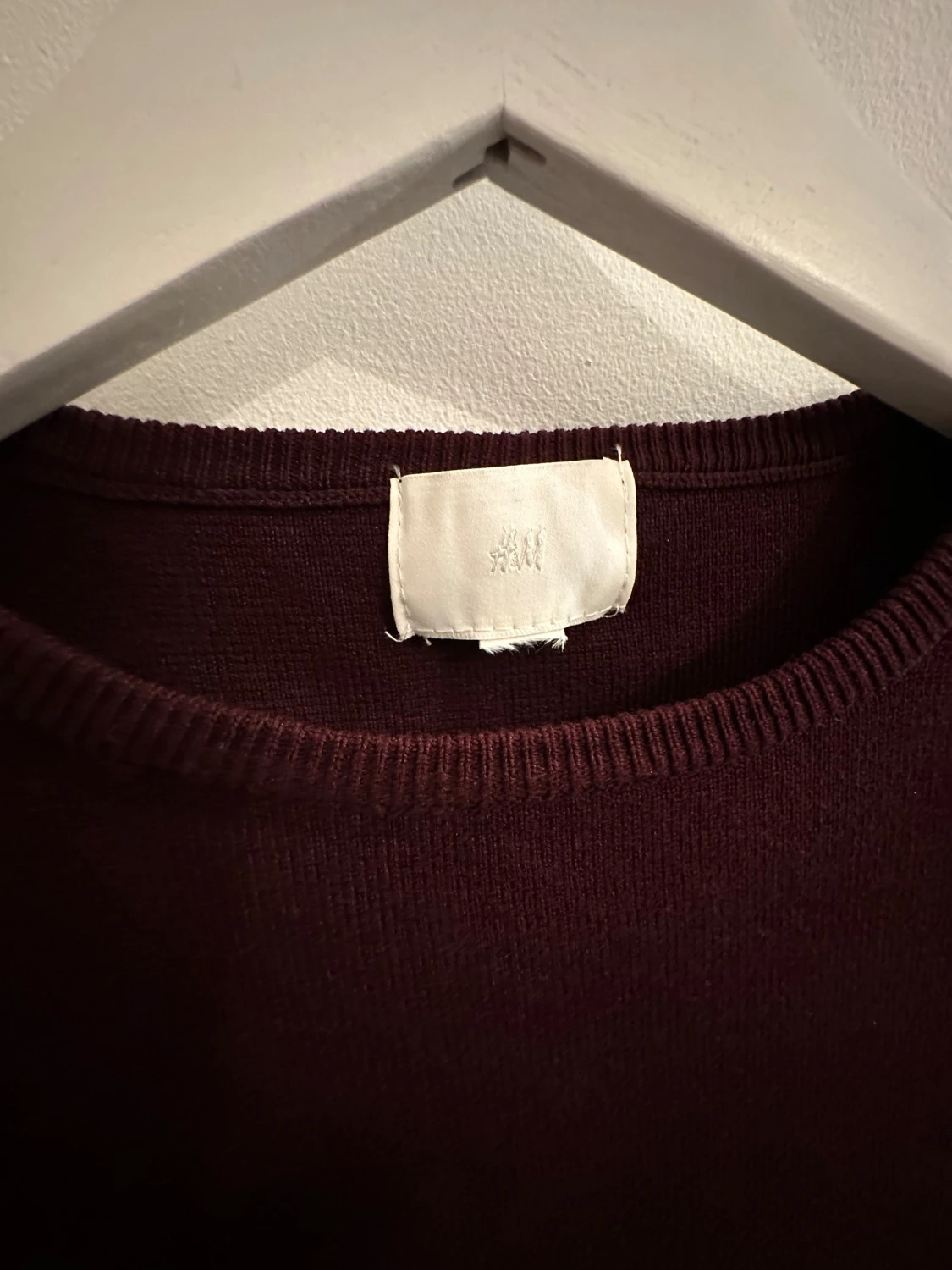 Vinröd stickad topp från H&M - 1