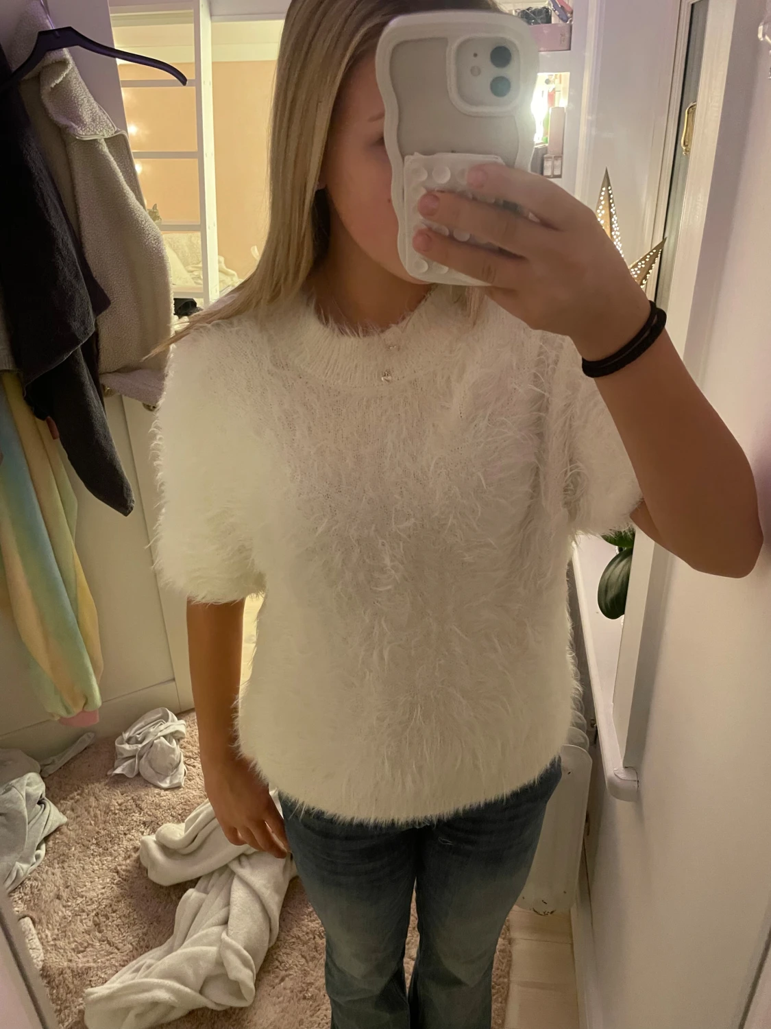 Vit fluffig stickad tröja Carin Wester