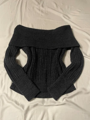 Hollister off shoulder - Super fint skick!!