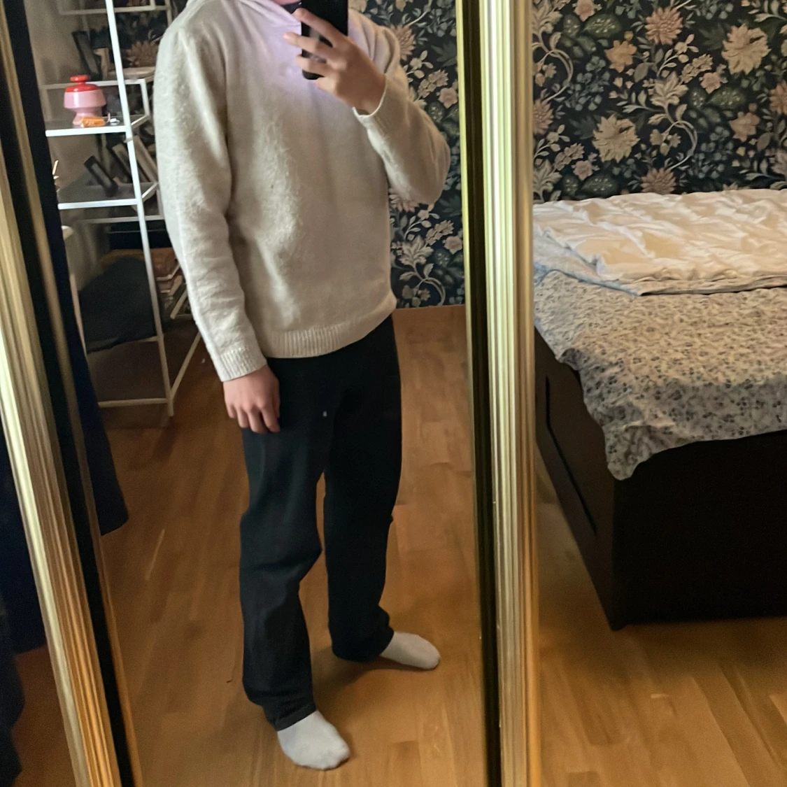 Beige hoodie i stickat material - 2