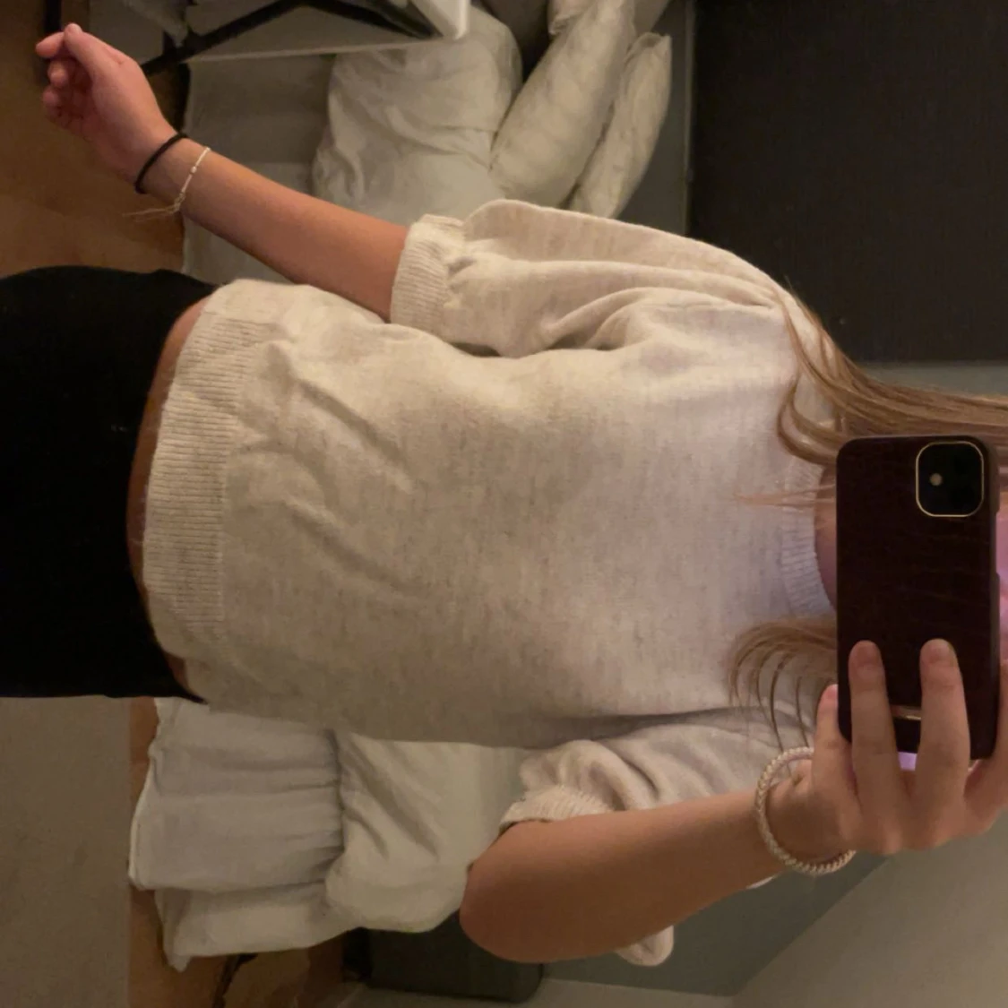 Ljusbeige croppad tröja Gina Tricot