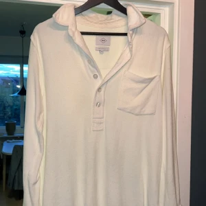 Nikben tröja  - Säljer nu min nikben frotté tröja då den aldrig använts tyvärr. Super fint skick Storlek är M