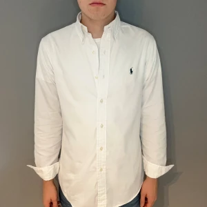 Polo Ralph lauren skjorta  - Polo Ralph lauren skjorta | storlek s | skick 10/10 | fraktar via valfrit ombud på köparens bekostnad | hör av dig vid funderingar 
