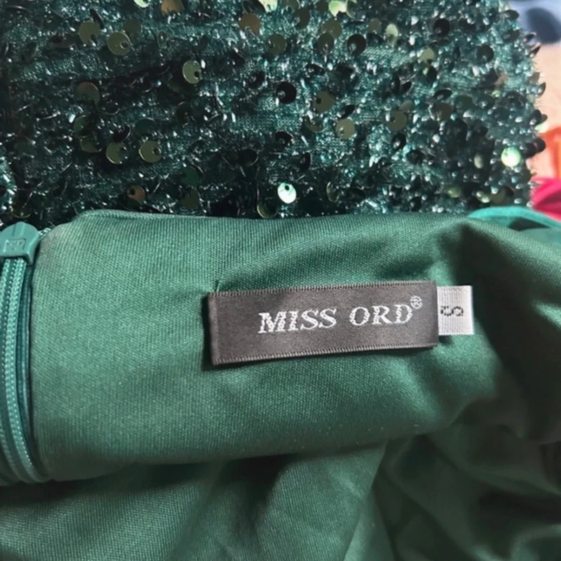 Grön glittrig långklänning Miss Ord - 2