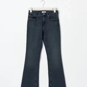 Low waist bootcut jeans  - Low waist bootcut jeans från Ginatricot i storlek 36. Helt slutsålda på hemsidan!