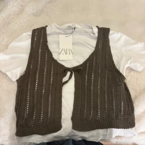 Zara tshirt - Jätte fin zara tshirt med insydd väst