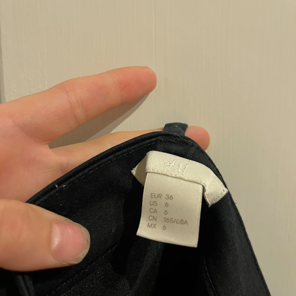 Svarta kostymbyxor från H&M, strl 36 - 2