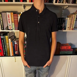 Frotté piké Gran Sasso - Asfet frotté piké från gran Sasso! Varan är princip i nyskick, inga märkbara tecken på användning! Nypris omkring 1799kr, vårt pris endast 499kr! Varans pris kan diskuteras vid snabb affär! Modellen är 177, väger 60kg. 