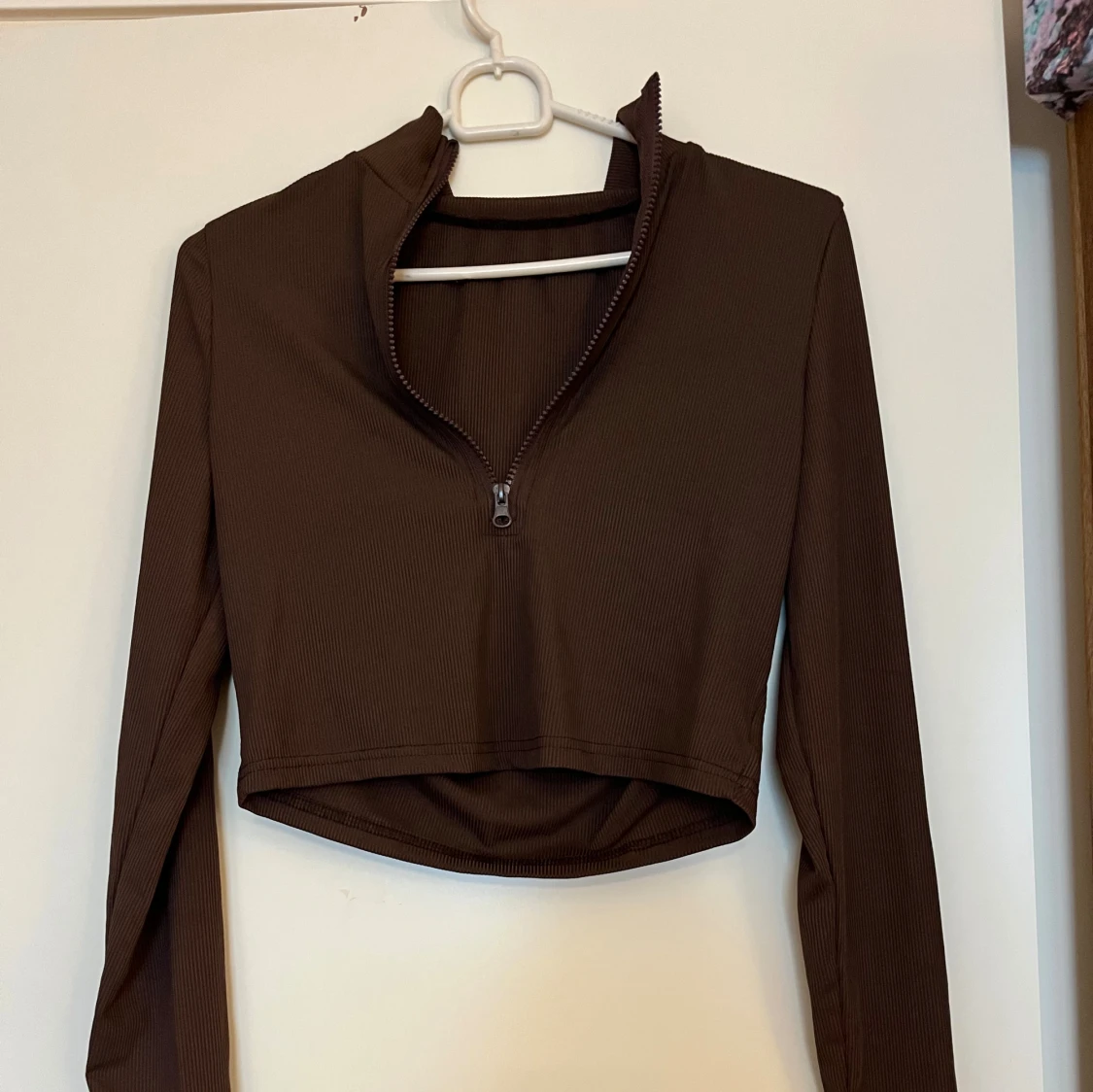 Brun croppad ribbad polotopp - 1