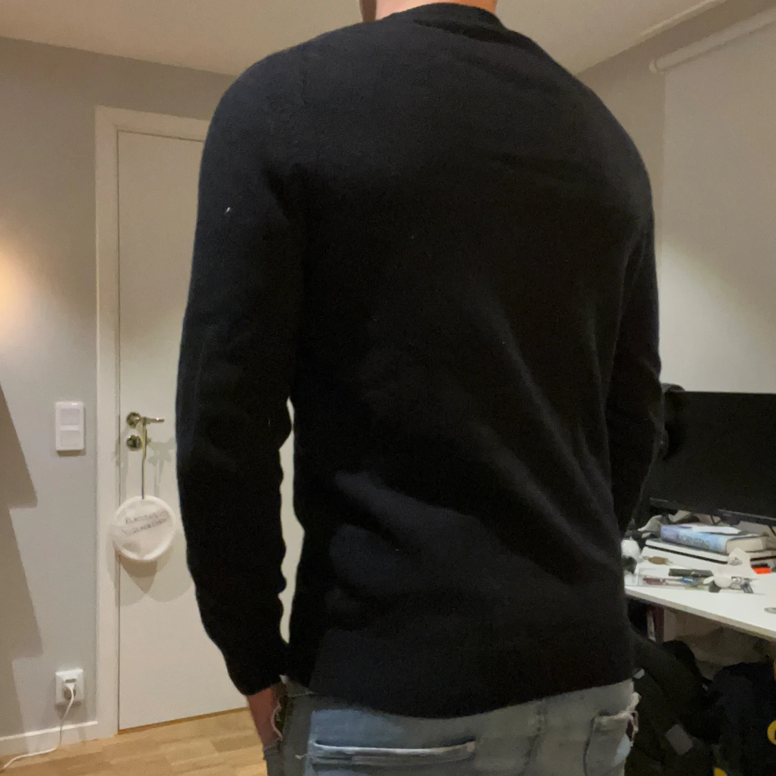 Svart stickad tröja från Lyle & Scott - 2