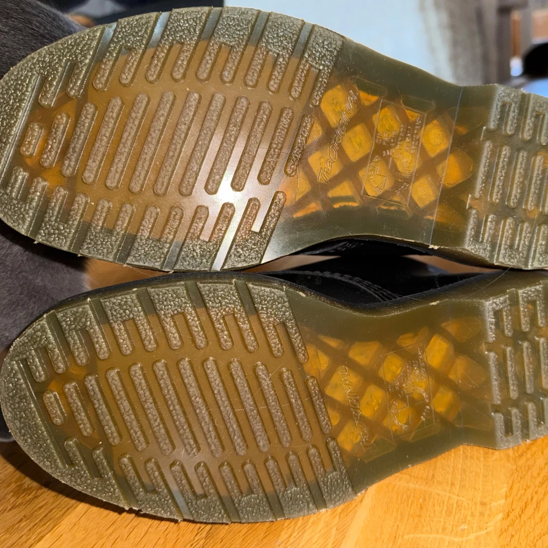 Svarta Dr. Martens boots i veganskt läder - 2