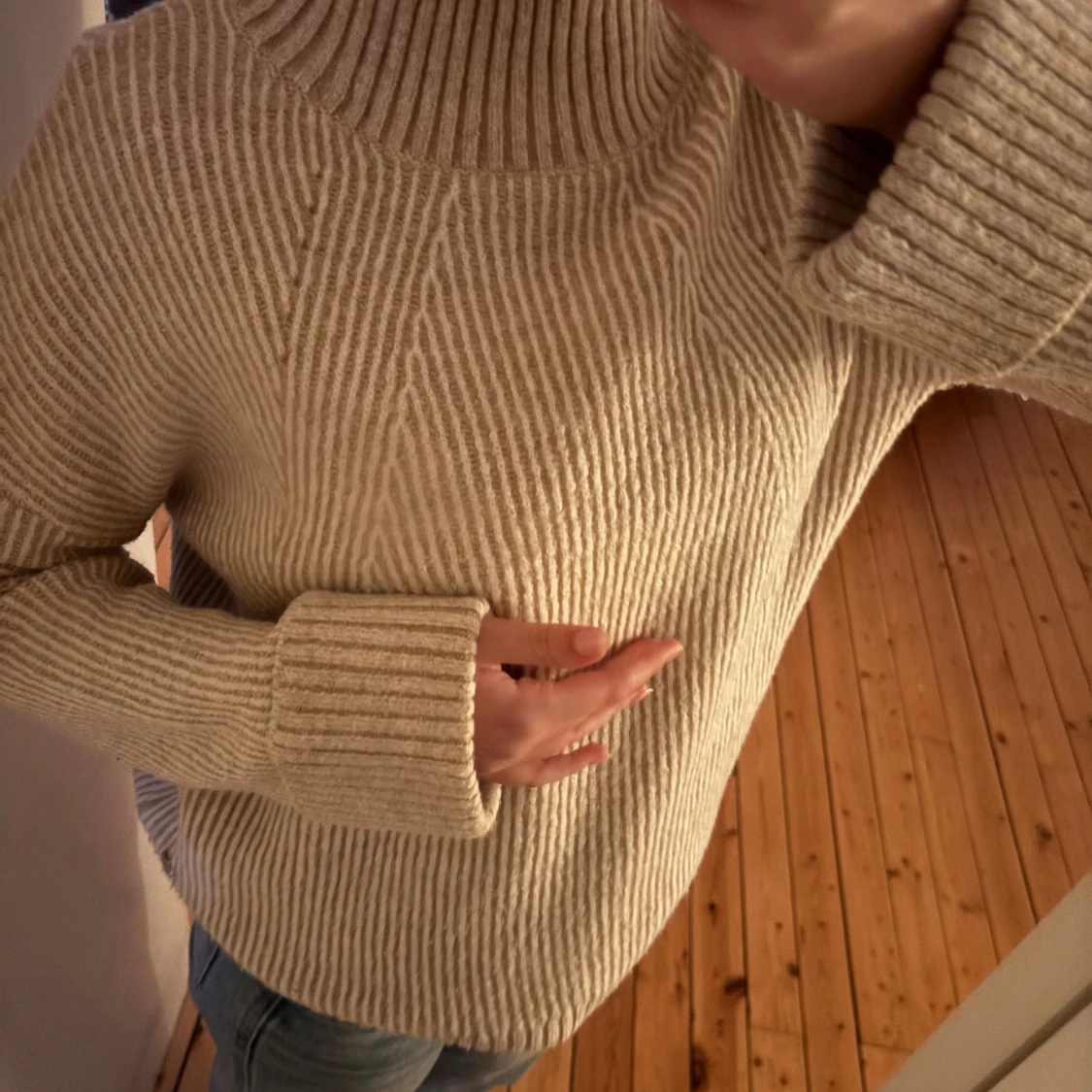 Beige ribbstickad polotröja - 3