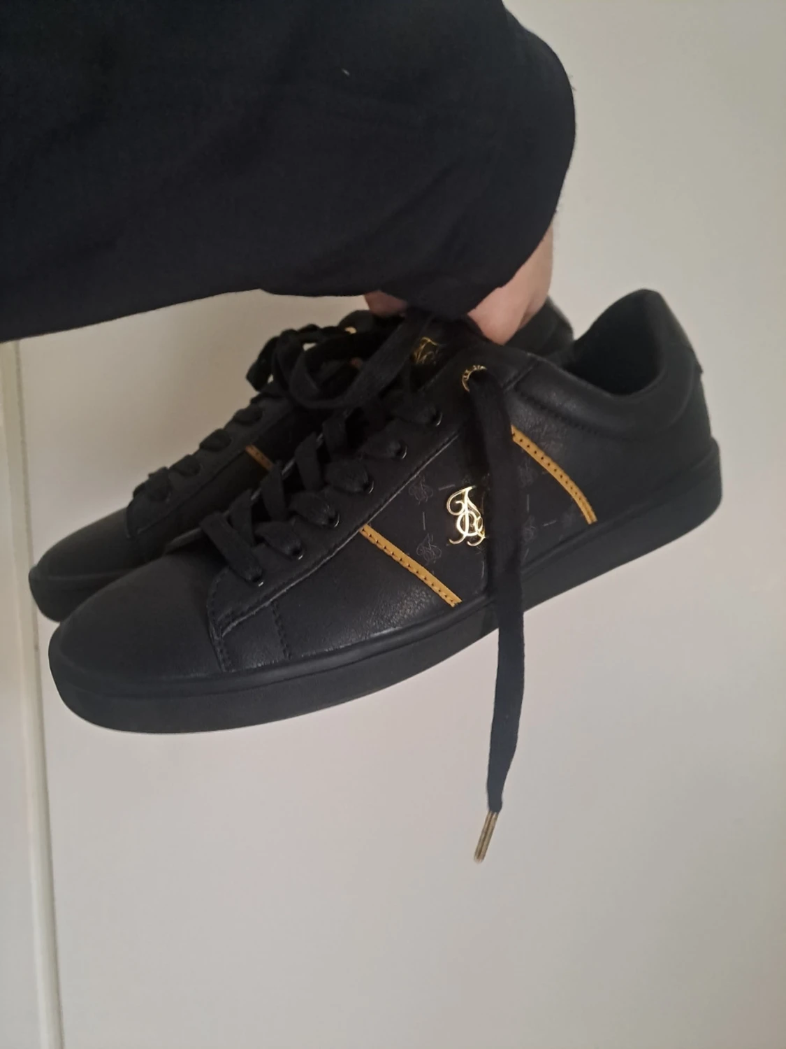 Svarta sneakers från SikSilk - 3