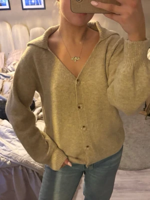 Beige kofta  - Jätte fin beige kofta i ny skick🩷