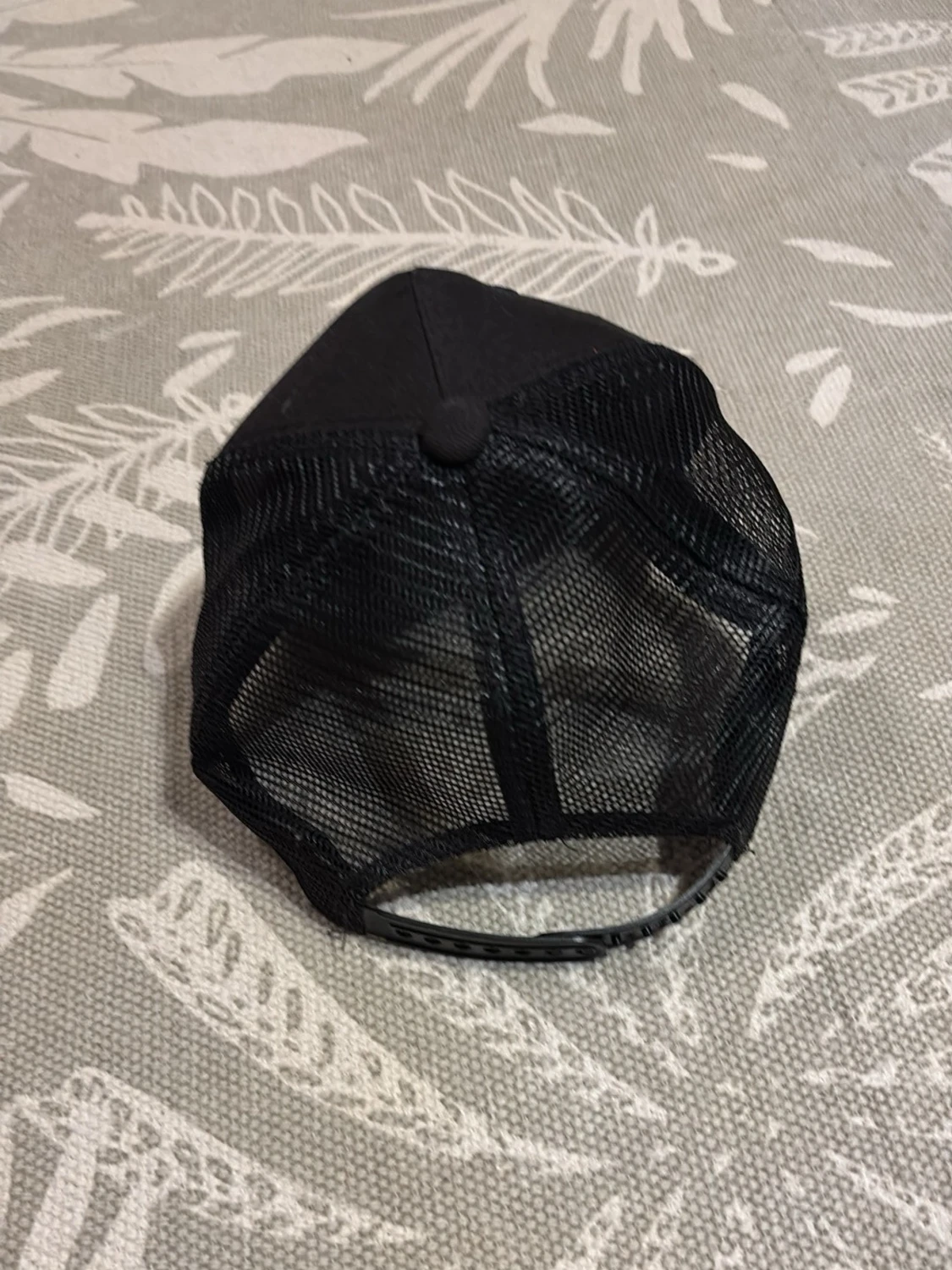 Svart truckerkeps med pantermärke - 2