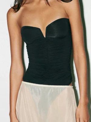 Zara body - Helt ny med prislappen på, säljer då den inte passade mig🩷🩷