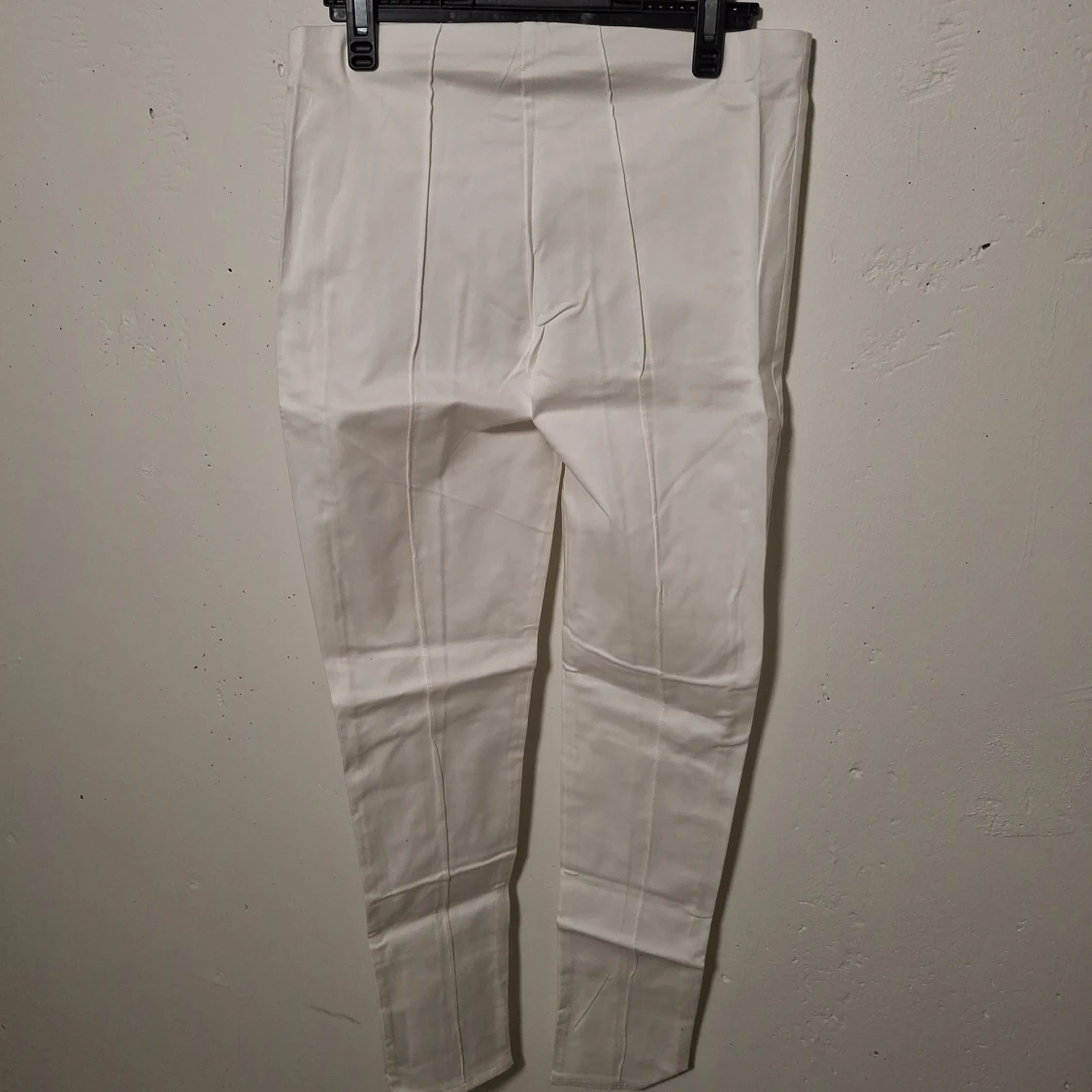 Vita slim byxor med dragkedja - 1