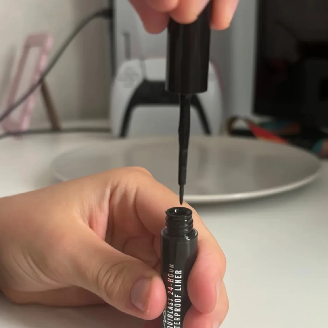 MAC Liquidlast 24H Waterproof Eyeliner - 2