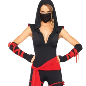 Ninjadräkt Halloween - Svart jumpsuit med röd skärp och röda armband. Huva med mask och tillbehör. I paketet ingår: 1 Jumpsuit med röda band och skärp 1 Ansiktsmask 1 paar handskar 1 Ninjasvärd/2 små ninjasvärd/2 kaststjärnor Använd i några timmar Storlek M/L