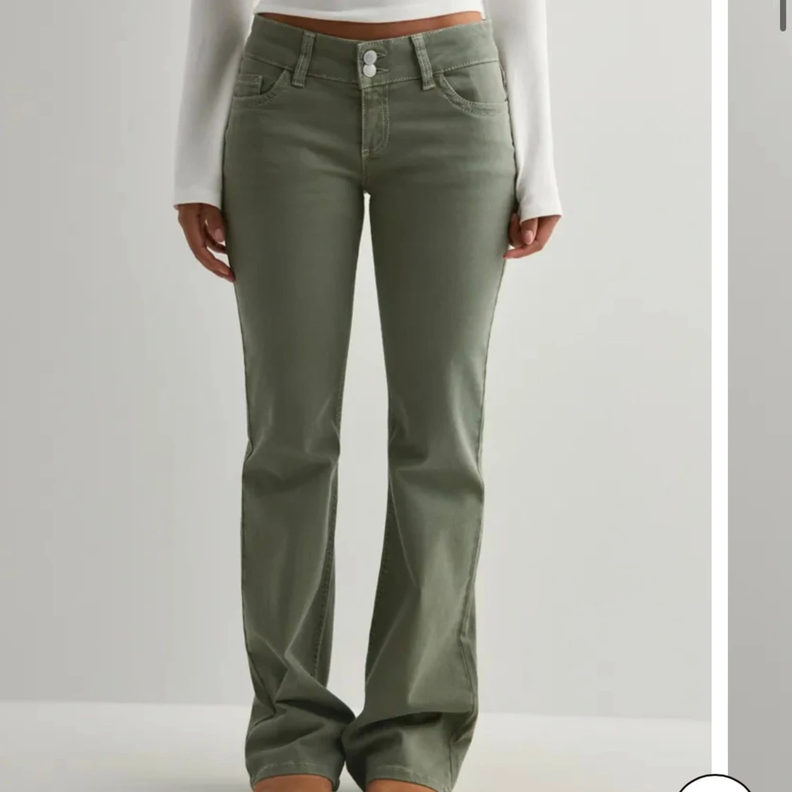 Olivgröna bootcut byxor
