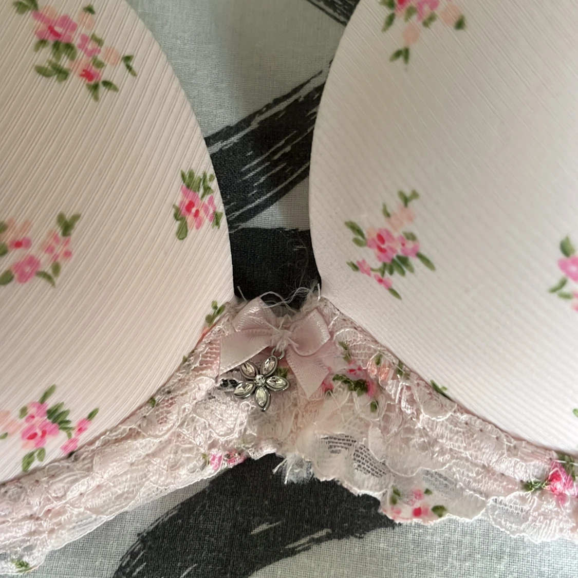 Blommig push-up bh  med spets - 1