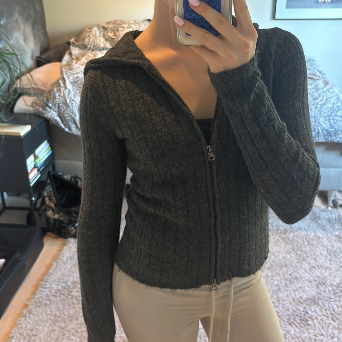 Mörkgrå ribbad hoodie från 157 - 3