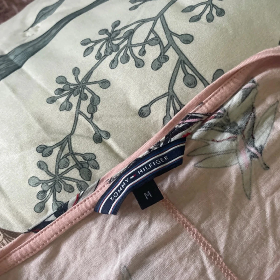 Rosa blommig tröja Tommy Hilfiger - 3