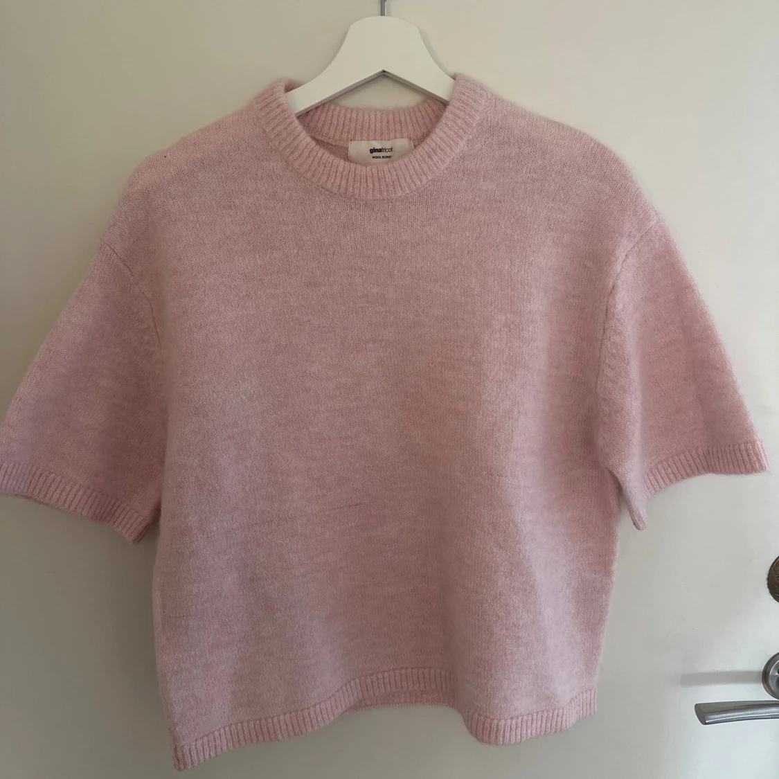 Ljusrosa stickad tröja från Gina Tricot - 1