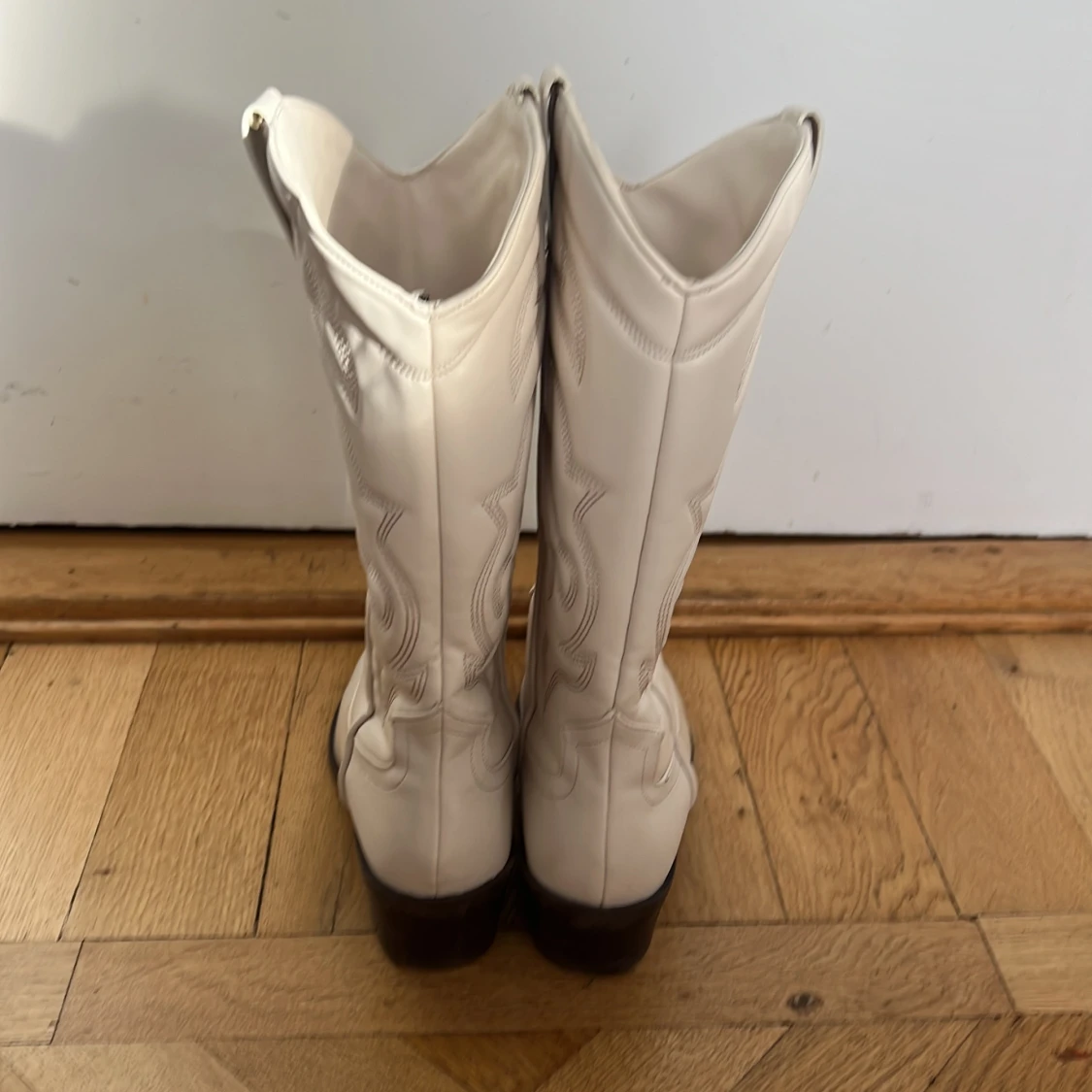 Vita cowboy boots med spetsig tå - 2