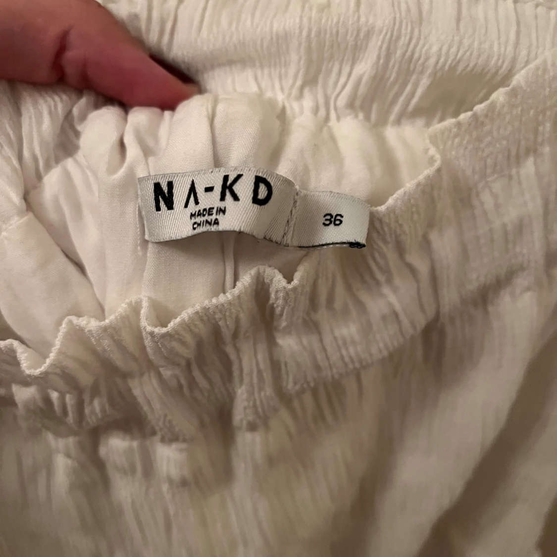 Vit volangkjol från NA-KD - 2