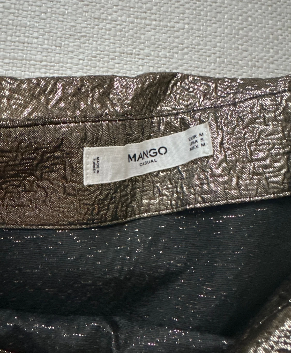 Metallic kortkjol från Mango, strl M - 1