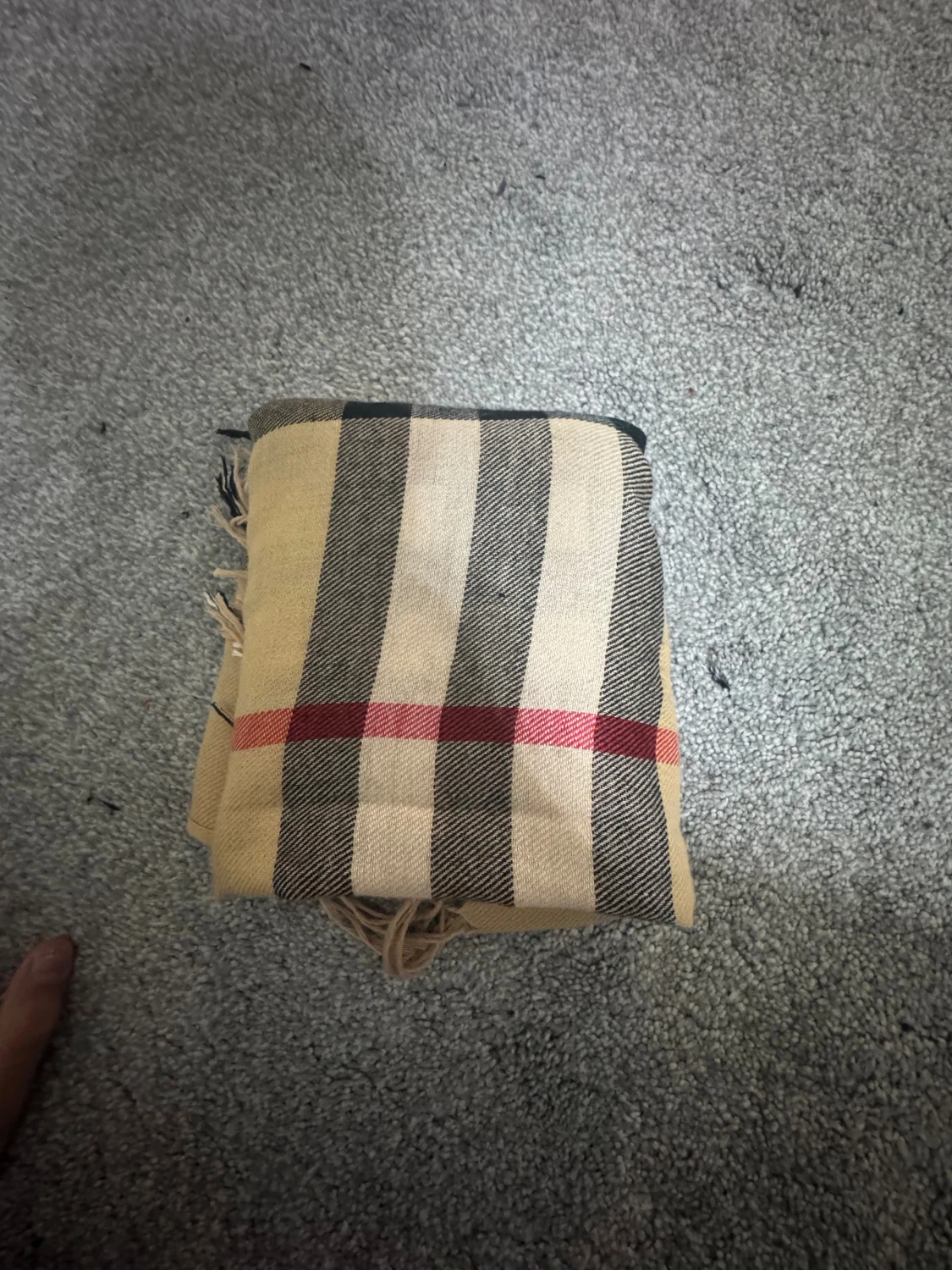 Beige rutig halsduk med fransar - 6