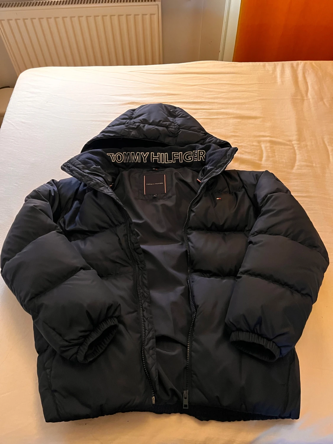 Marin blå pufferjacka Tommy Hilfiger - 1